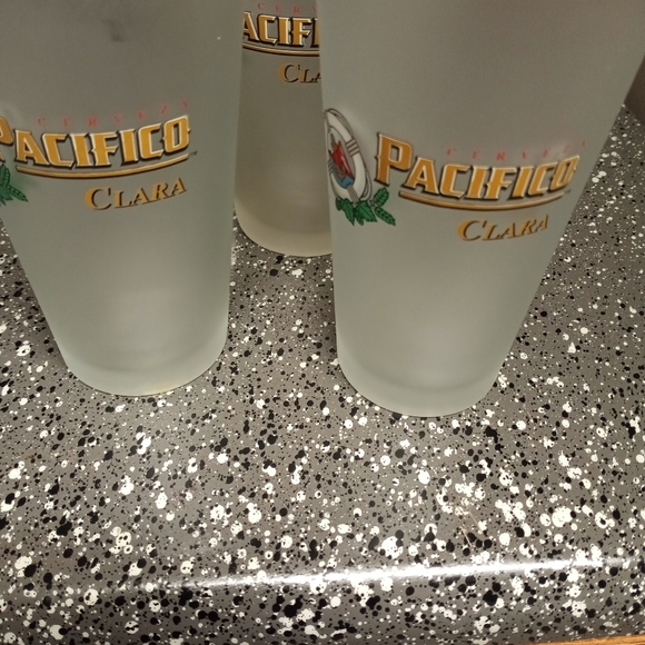 Glasses - Picture 4 of 4